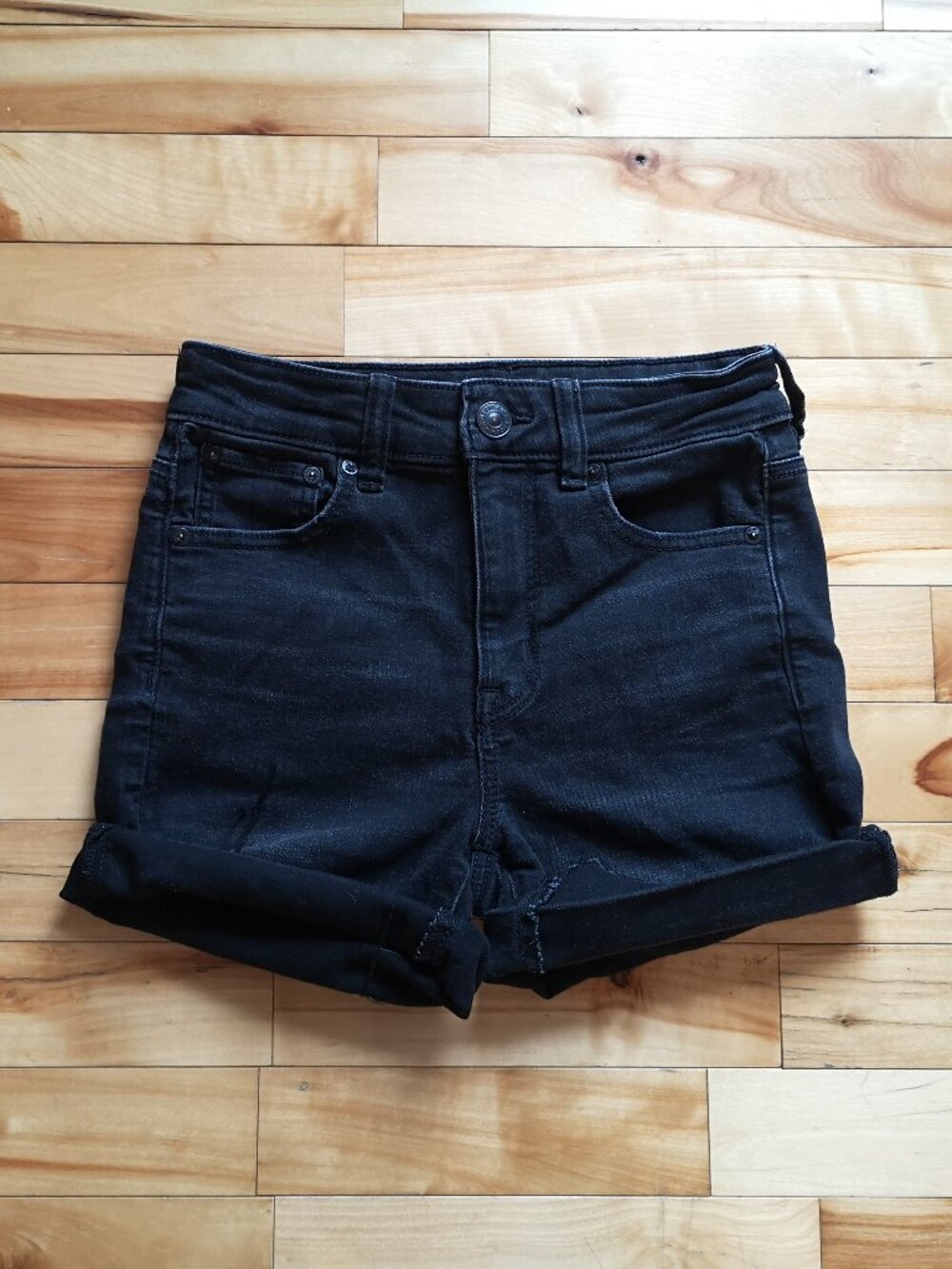 American Eagle High Rise Shorts size 2 Black Denim
